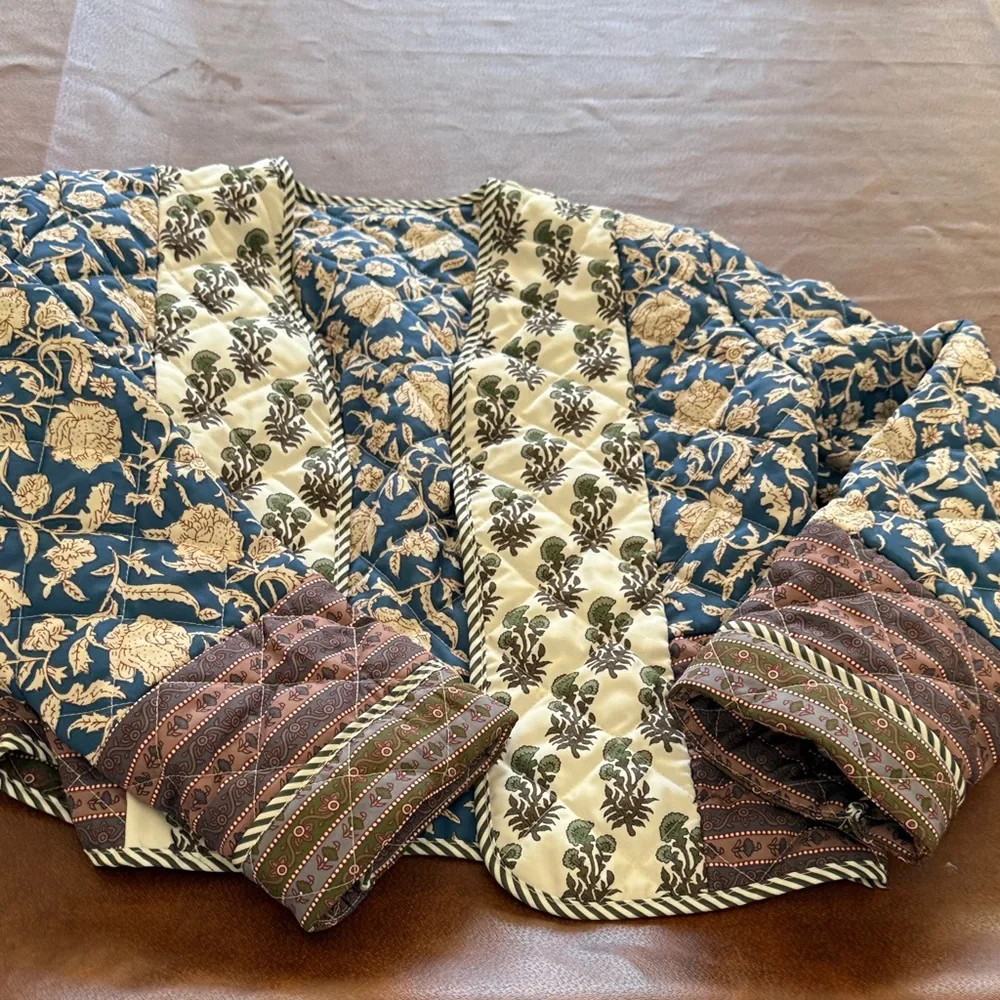 Floral Patterned Cropped Jacket Reversible - Picture 6 of 10